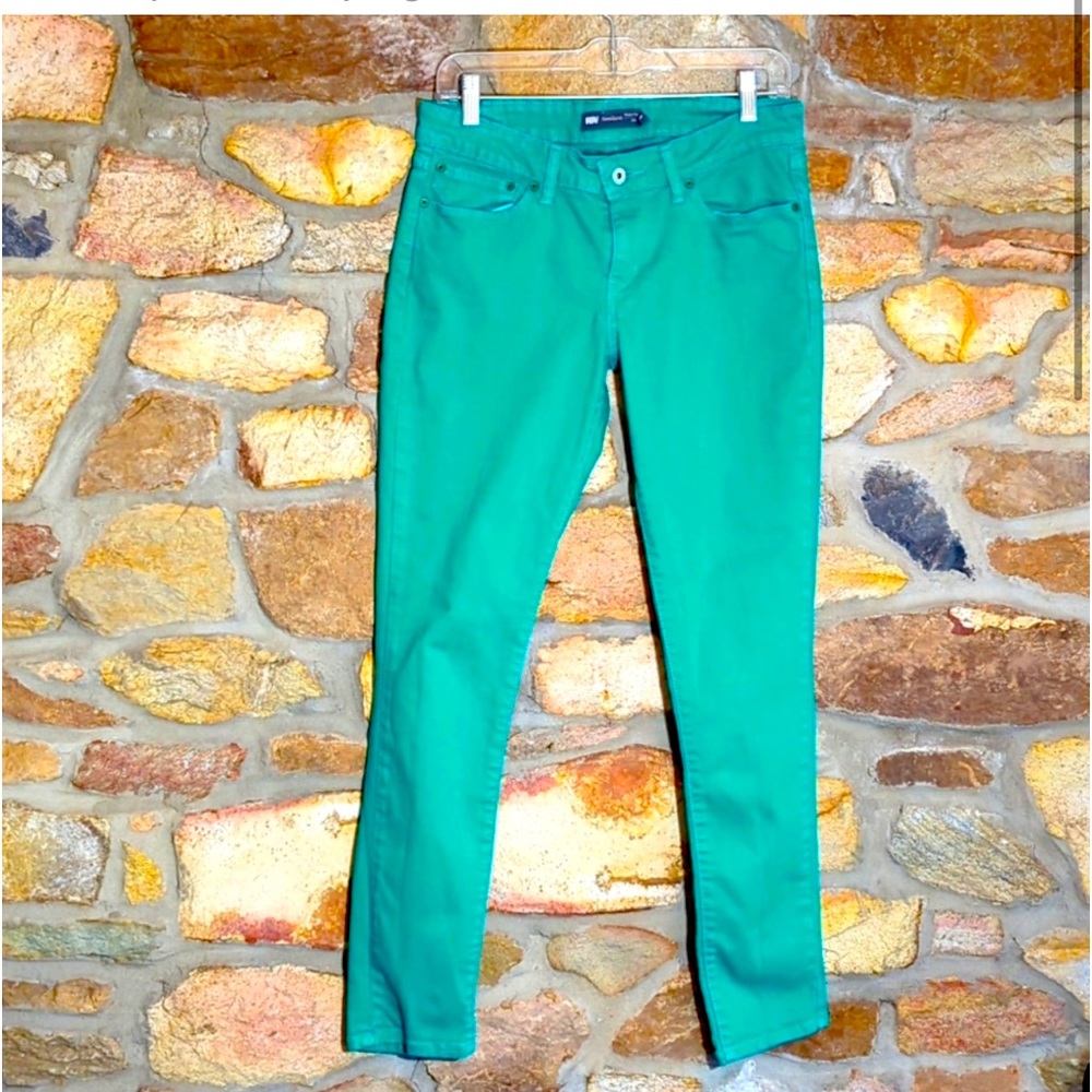 EUC Adorable LEVIS Jeans